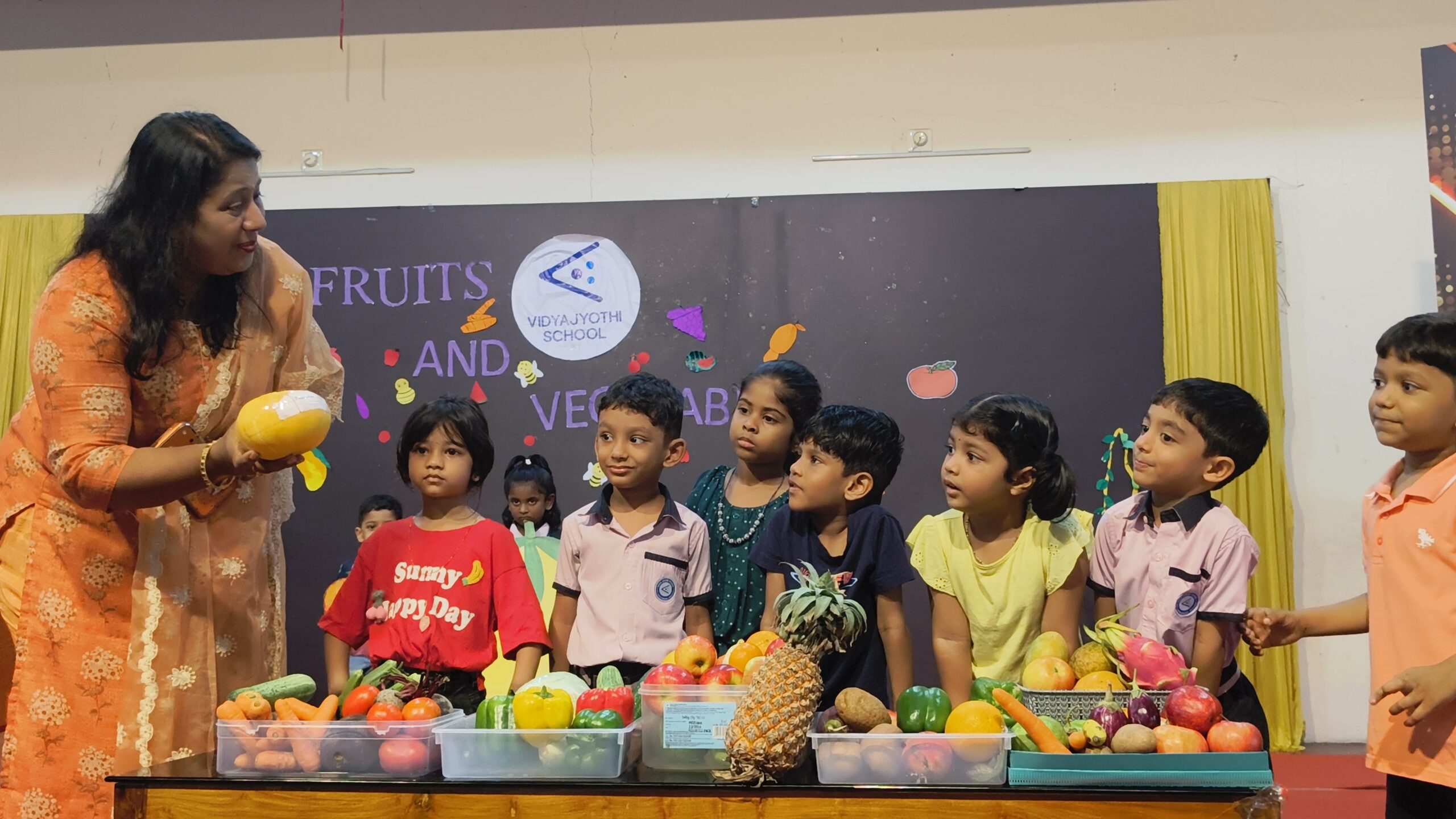 KINDERGARTEN FRUITS AND VEGETABLES DAY